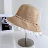 Sombrero de Pescador con Ala Plisada de Encaje Estilo Hada para Mujer, Sombrero de Paja de Verano con Protección Solar y Cadena de Perlas, Sombrero Cubo de Rafia Hecho a Mano