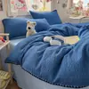 Conjunto de quatro peças com borda de concha em fio fofo e listra simples conjunto de três peças conjunto de cama para dormitório estudantil
