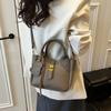 Bolsa de alta qualidade feminina 2025 nova tendência lichia padrão cesta de vegetais bolsa de mão all-match bolsa de ombro bolsa crossbody