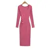 Estilo suave escote de corazón de melocotón vestido de color liso para mujer otoño nuevo diseño sentido entallado a la cintura ajustado temperamento ceñido a la cadera falda de longitud media