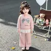 Roupa de outono para meninas: conjunto de suéter de renda de desenho animado rosa, novo estilo 2026, adorável roupa de primavera e outono para meninas pequenas