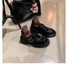 Mocassins de couro de cavalo lavados para mulheres com fivela, de calçar, bico redondo, salto grosso, estilo faculdade britânica, sapatos de couro com sola grossa