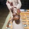 Artículo popular para transmisiones en vivo: Madera de arce madera maciza madera sin pintar talla de madera colgante de gato KT, accesorio de moda estilo chino, diseño original