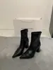 Botas de Cano Curto de Salto Alto Bico Fino Novas para Outono/Inverno 2026 para Mulheres, Botas Single Stretch Slim de Salto Grosso, Botas Martin Pretas Versáteis