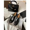 Sapatos de Encaixe de Pele de Ovelha com Estilo Britânico, Mocassins Planos Foscos Vintage para Mulheres, Couro Genuíno Combinado com Sapatos Pequenos de Couro