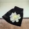 Gorro Holgado de Punto Calado con Flor 3D para Mujer, Pañuelo Delgado Transpirable de Verano, Hace que la Cara Parezca Más Pequeña, Gorro Versátil para Ponerse