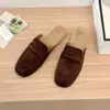 Zapatillas de estar por casa nuevas de estilo slip-on para mujer, cálidas y cómodas para el uso diario en otoño e invierno de 2026, con forro de felpa y un diseño moderno