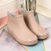 Botas de lluvia de moda para mujer botas de lluvia de caña baja cortas antideslizantes forradas de polar botas de agua zapatos de cubierta cálidos uso cómodo resistentes al desgaste juvenil cómodo