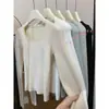 Camada interna elegante e sofisticada de gola quadrada e corte justo, suéter de tricô afunilado para outono e inverno para mulheres, blusa de manga longa