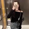 Top de um ombro estilo francês, estiloso e chique, justo ao corpo, ombros à mostra, doce e ousado, novo estilo, caimento relaxado
