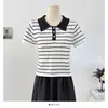Top de Malha Color Block Listrado Gola Reversível Manga Curta Estilo College Coreano Verão 2026 Slim Fit Emagrecedor Curto Jovem