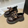 Novos Mocassins Estilo Britânico Primavera e Outono 2026 Moda Retro Cadarço Francês Versátil Sapatos Pequenos de Couro para Uniformes JK