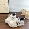 Populares Zapatillas Blancas de Suela Gruesa Estilo Alemán para Mujer, Otoño 2026 Nuevo Versátil Chic Diseño de Nicho Zapatillas Deportivas para Estudiante