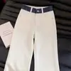 Jeans brancos com estampa de cobra, color block, barra dobrada, para homens e mulheres, corte clean americano, modelagem que emagrece, design de nicho, levemente flare