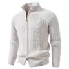 Suéter de punto de ochos para hombre con cuello alto retro, cierre completo, estilo americano otoño/invierno, suave y cómodo, corte ajustado, cárdigan de punto de ochos