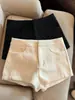 Shorts blancos de lana simples de cintura alta para mujer, nuevo estilo otoño/invierno, talla petite, versátiles, adelgazantes, modernos, hot pants casuales para uso exterior