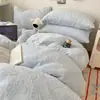 Conjunto de cuatro piezas de blogger INS Mariposa Clase A con relieve tridimensional, terciopelo de leche totalmente mate, funda de edredón de forro polar de doble cara para invierno