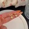 Brincos de Tarraxa Laço Amor Amor Feminino Tesouro Filha Dourado Exquisito Luxo Leve Simples Versátil Elegante Nicho Doce Brincos de Tarraxa para Mulheres