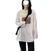 Camiseta Feminina Manga Longa Gola Redonda Costas Estampa de Letras de Seda de Leite Nicho Outono Inverno Solta Emagrecedora Versátil Camada Base