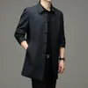 Trench coat masculino novo para primavera e outono plus size, de comprimento médio, gola lapela, casual de negócios, jaqueta trench coat jovem e luxuosa