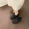 Mocasines grises para mujer, completamente cerrados, con plataforma para aumentar la altura, estilo Birkenstock, perfectos para otoño e invierno, con forro de felpa, versátiles para el uso diario y que proporcionan calor.