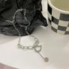 2023 Nuevo de Moda Estilo Celebridad de Internet Distintivo Todo Fósforo Cadena de Lana Otoño e Invierno Larga Cadena de Letras Collar Femenino B799