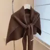 Nuevo Chal Exterior de Punto de Color Puro, Bufanda Versátil para Primavera, Otoño e Invierno, Chal de Lana de Forma de T de Gama Alta al por Mayor