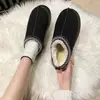 Zapatos transfronterizos Botas de nieve europeas y americanas para mujer Invierno Nuevo Estilo Pantuflas de una sola pieza Zapatos de lana y algodón de suela gruesa tipo muffin para mujer