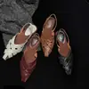 Sandalias de dedo versión coreana para mujer tacón bajo verano nuevo piel de vaca punta fina tejidas planas huecas sandalias romanas