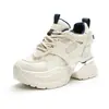 Zapatos de papá de cuero genuino para mujer que aumentan la altura, nuevos zapatos deportivos casuales de primavera 2023, tenis blancos de suela gruesa para mujer, venta al por mayor