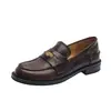 Nuevos mocasines marrones de estilo británico para otoño e invierno, zapatos planos sin cordones de cuero con monedas, zapatos de mujer de cuero genuino