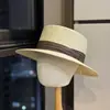 Sombrero de Paja para Mujer 2026 con Circunferencia de Cabeza Grande para Vacaciones de Verano en la Playa, Sombrero de Ala Ancha, Sombrero Plano Tejido Francés, Protección Solar, Moderno