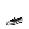 Em Estoque~Primavera/Verão 2026 Novos Sapatos Mary Jane Alice Retro Prata Franceses Bico Quadrado Planos de Boca Rasa Sapatos de Salto Único