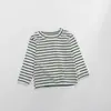 Camiseta básica de manga larga para bebé niña para primavera y otoño, disponible en varios colores, top amigable con la piel para bebés y niños pequeños, adecuada como capa interior
