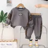 Conjunto de Ropa de Primavera para Niños 2024 Nuevo Conjunto de Dos Piezas Moderno con Sudadera con Estampado de Leopardo y Combinación de Colores con Letras para Niños