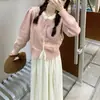 Estilo Coreano Outono e Inverno Novo Estilo Doce e Gentil Cadarço com Laço Cardigan Curto de Tricô Combinação de Cores Suéter de Alta Qualidade para Mulheres