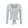 Conjunto de Top de Diseño de Alta Gama Estilo Puro Deseo Ajustado con Tirantes, Cárdigan de Manga Larga y Pantalones Deportivos Casuales