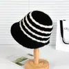Gorro de Pescador de Punto con Bloques de Color Rayados para Mujer, Largo Delantero y Corto Trasero, Adelgazante del Rostro, Cálido Sombrero de Cubo para Salidas de Otoño e Invierno, Versátil