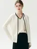 Sentido del diseño francés~Conjunto de dos piezas de punto con cuello de cachemira, bordes de contraste blancos, temperamento de nicho, top versátil para mujer