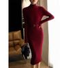 Vestido Jersey Rojo de Cuello Medio para Año Nuevo 2026, Estilo Nuevo, Elegante y Ceñido, Vestido de Punto de Longitud Media