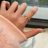 Anel Fino de Coroa de Zircônia de Espuma de Água Imitação Novo Estilo para Mulheres, Anel Versátil Exquisito de Luxo Leve de Alta Qualidade, Acessório de Mão Minimalista de Nicho