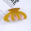 Pinza de Garra Hueca de Tres Puntas Color Sólido Brillante Pinza de Tiburón Grande de Color Contrastante Macaron Accesorio Simple Versátil para Peinar el Cabello Venta al por Mayor