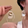 Aretes Blancos con Borlas para Mujer, Estilo de Nicho de Alta Gama, Perfectos para Vacaciones en la Costa y Fotos de Verano
