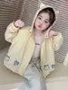 Jaqueta com Capuz Bordada de Desenho Animado para Meninas de Comércio Exterior Nova Primavera 2026 Jaqueta Estilosa Coreana Roupas Infantis da Moda