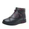 Zapatos de tela del viejo Pekín estilo invierno para mujer, zapatos de algodón para madre, impermeables, antideslizantes, zapatos de algodón para mujer, botines de algodón de moda para mujeres de mediana edad y mayores, talla grande