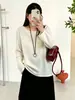 Top de punto transparente de una sola manga con capas para mujer talla grande, colección de otoño 2026, cobertura fina y holgada para mujeres con curvas
