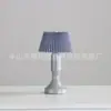Lámpara de Mesa de Tela Retro Transfronteriza Lámpara de Mesita de Noche para Dormitorio Lámpara de Mesa Pequeña Creativa Luz Nocturna de Atmósfera Cálida de Gama Alta