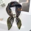 Lenço Quadrado de Seda Retrô Coreano com Estampa Paisley e Toque de Luxo, Combinado com uma Camisa, Lenço Quadrado Versátil para Cintura, Xale, Protetor de Pescoço