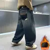 Roupas Infantis Meninos Jeans Soltos com Forro de Lã para o Inverno 2025 Novos Calças Grossas para Crianças Grandes Calças Compridas
