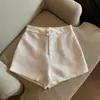 Pantalones Cortos Negros de Cintura Alta Ajustados de Corte A Gruesos de Lana para Mujer, Estilo Nuevo de Otoño e Invierno, Pequeño Aroma, Casual, Modernos